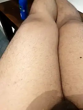 Snapshot of Wildguycums chatting on 10-10-25, 05:14 Wildguycums online show from 10-10-25, 05:14