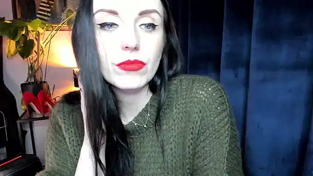 Snapshot of LeilaPlay chatting on 01-14-25, 05:56 LeilaPlay online show from 01-14-25, 05:56