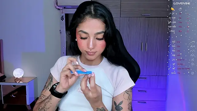 Lizzie corner v online show from 04-11-26, 12:18