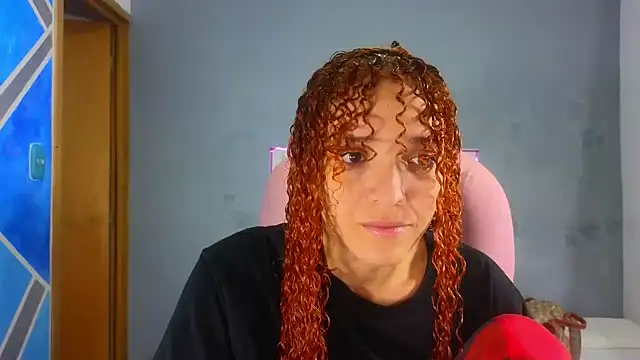 Snapshot of SexyLeilaa chatting on 02-07-25, 12:42 SexyLeilaa online show from 02-07-25, 12:42