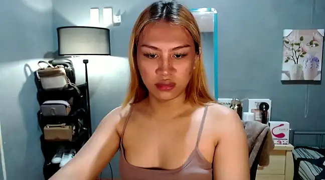 Snapshot of luxxy_grand chatting on 01-14-25, 08:20 luxxy grand online show from 01-14-25, 08:20