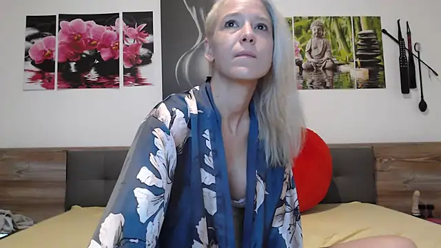 Naschkatze01 online show from 11-14-25, 07:23