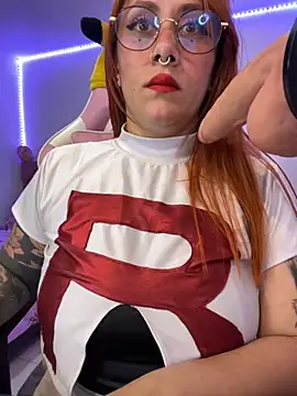 Luna Paris  online show from 11-29-25, 11:05