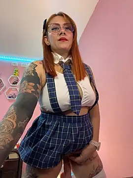 Luna Paris  online show from 09-20-25, 11:21