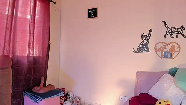 annyluna1 online show from 10-15-25, 04:26