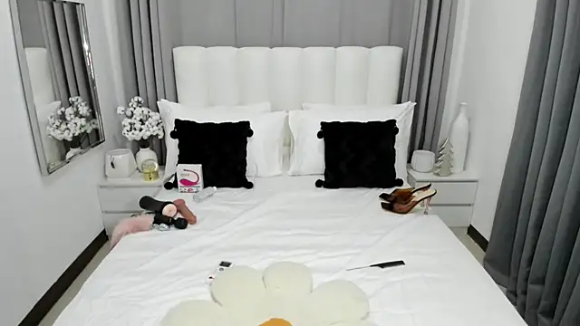 LustfulMonica online show from 11-30-25, 11:00