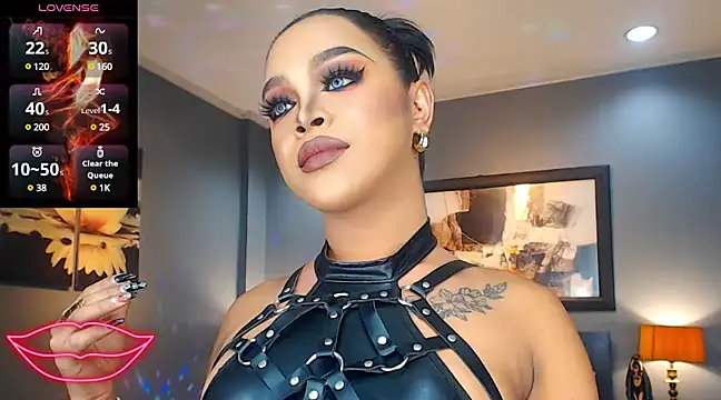 BitchyTYRA online show from 03-11-25, 12:33