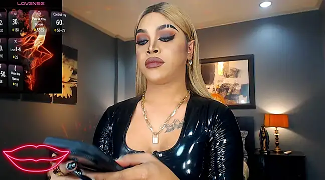 BitchyTYRA online show from 03-09-25, 11:46