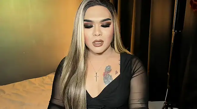 Snapshot of VictoriaEliz chatting on 03-15-25, 04:54 VictoriaEliz online show from 03-15-25, 04:54