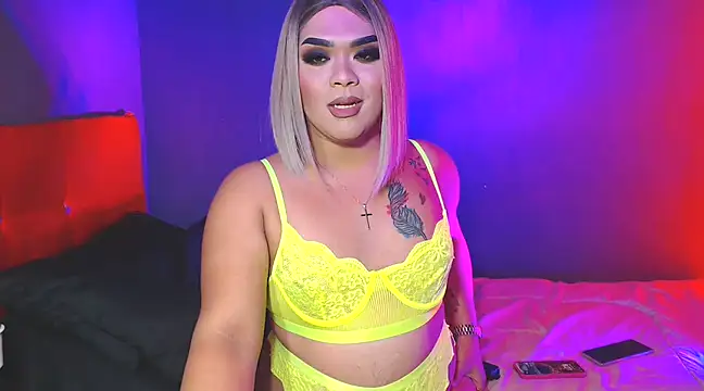 Snapshot of VictoriaEliz chatting on 02-02-25, 01:30 VictoriaEliz online show from 02-02-25, 01:30