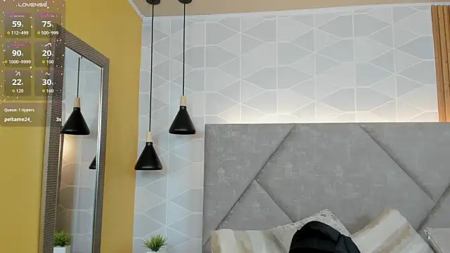 Snapshot of Sammy_Fit_ chatting on 05-13-26, 12:23 Sammy Fit online show from 05-13-26, 12:23
