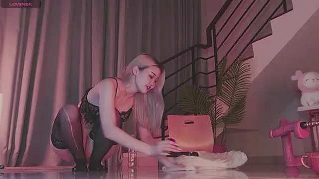 hyun chia online show from 03-15-25, 10:11