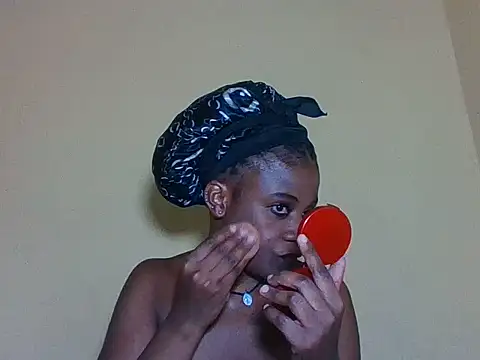 Snapshot of Sweetbaby004 chatting on 06-12-26, 06:27 Sweetbaby004 online show from 06-12-26, 06:27