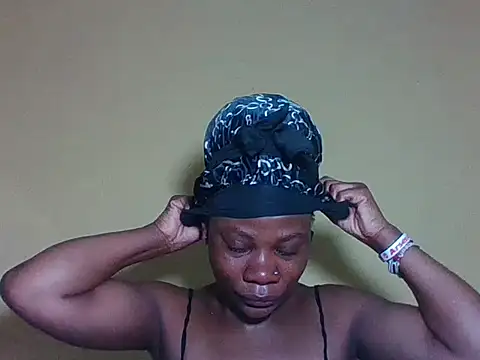 Snapshot of Sweetbaby004 chatting on 06-16-26, 01:16 Sweetbaby004 online show from 06-16-26, 01:16