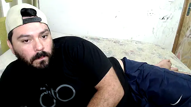 Snapshot of lucasprloco chatting on 01-19-25, 10:06 lucasprloco online show from 01-19-25, 10:06