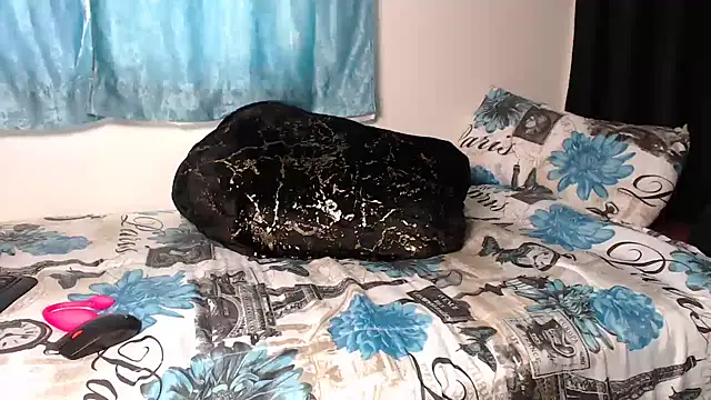 SweetAppleCandyxx online show from 05-10-26, 05:22