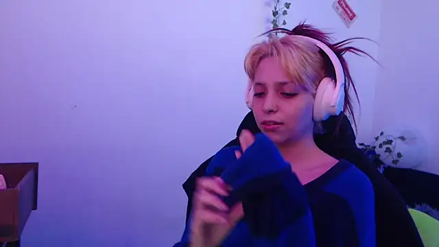 Snapshot of MaryJannes chatting on 12-05-25, 07:55 MaryJannes online show from 12-05-25, 07:55