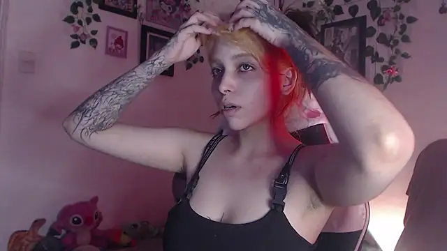 Snapshot of MaryJannes chatting on 12-23-24, 05:17 MaryJannes online show from 12-23-24, 05:17