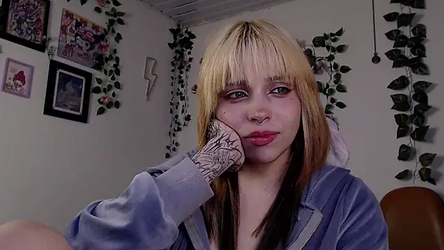 Snapshot of MaryJannes chatting on 01-17-25, 09:39 MaryJannes online show from 01-17-25, 09:39