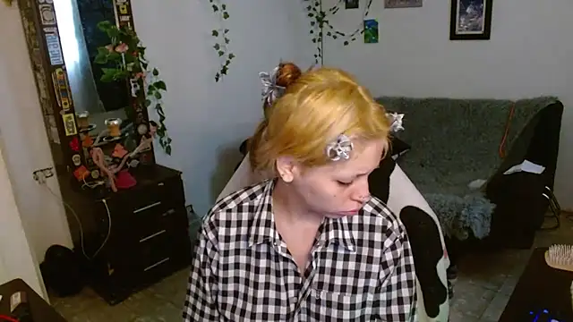 Snapshot of MaryJannes chatting on 02-13-26, 01:44 MaryJannes online show from 02-13-26, 01:44