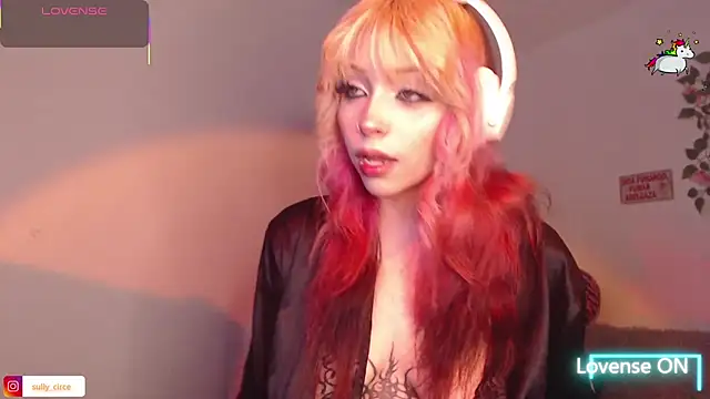 Snapshot of MaryJannes chatting on 12-14-25, 08:09 MaryJannes online show from 12-14-25, 08:09