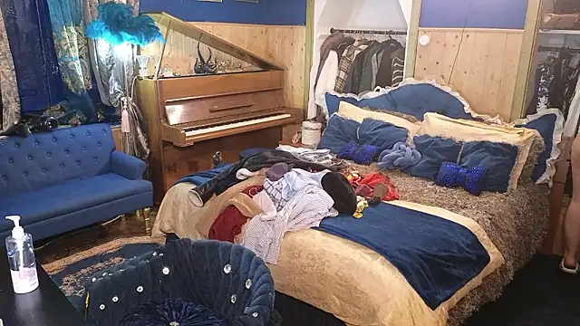 VanessaDoyle online show from 01-06-26, 08:02