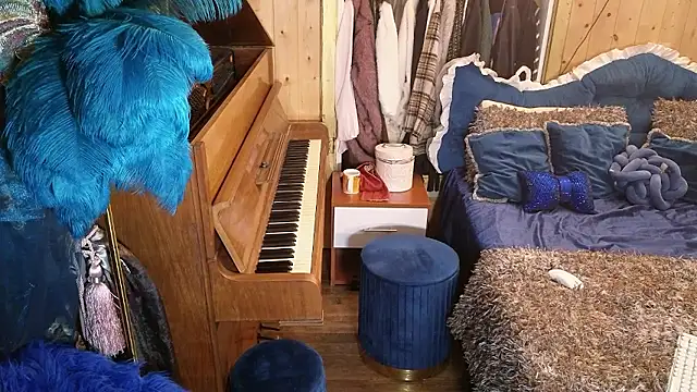 VanessaDoyle online show from 01-18-26, 03:37