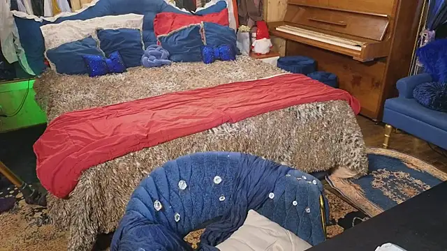 VanessaDoyle online show from 11-26-25, 01:00