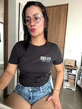 Verito hot online show from 12-17-25, 05:51