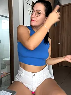 Verito hot online show from 10-19-25, 02:09