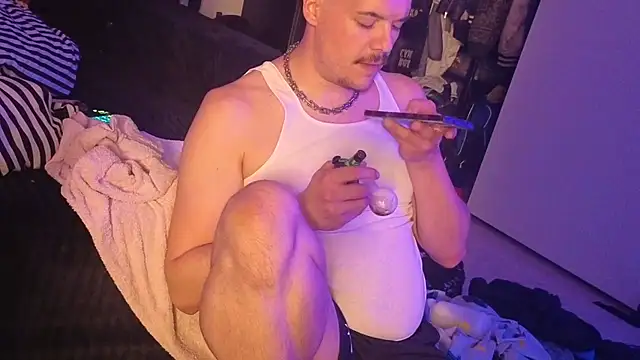 Snapshot of DemonDickNick chatting on 09-30-25, 08:31 DemonDickNick online show from 09-30-25, 08:31