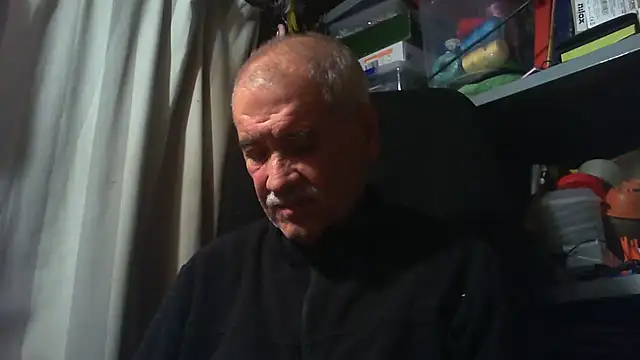 nonnomaturobisex online show from 10-15-25, 05:21