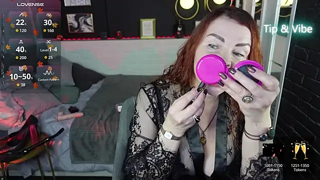 MrsIngrid online show from 10-09-25, 07:20