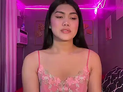 Delicate Savannah online show from 10-25-25, 11:42