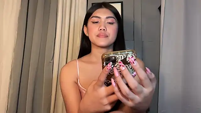 Delicate Savannah online show from 11-07-25, 06:12