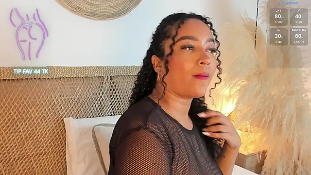 cloe 25 online show from 10-28-25, 02:34