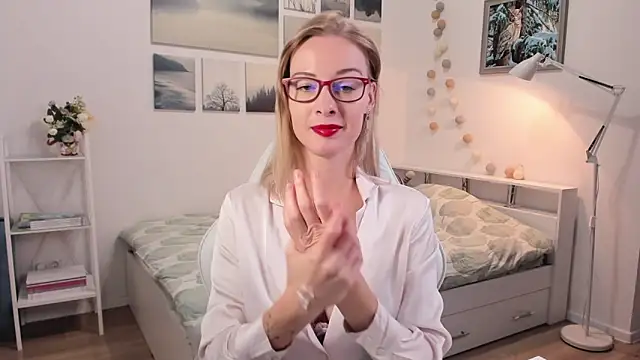 MissRightX online show from 09-19-25, 09:24