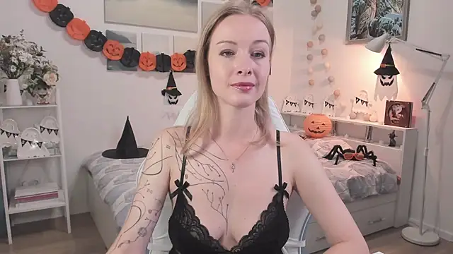 MissRightX online show from 10-29-25, 11:20