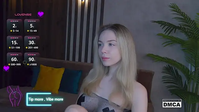 Holl1Would online show from 02-21-25, 03:34