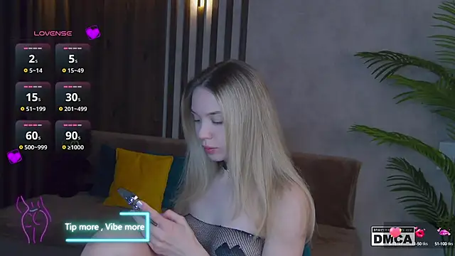 Holl1Would online show from 03-02-25, 07:52