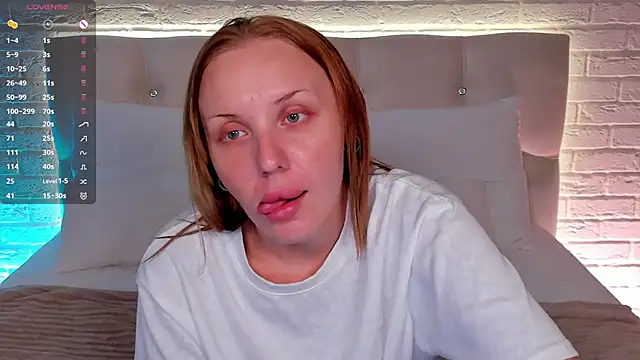 Snapshot of LianaFord chatting on 06-19-26, 05:02 LianaFord online show from 06-19-26, 05:02