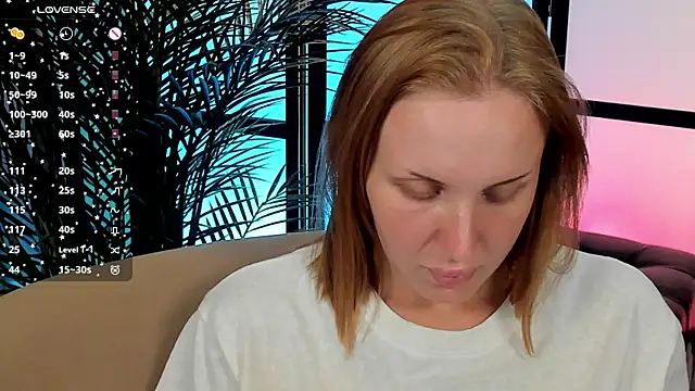 Snapshot of LianaFord chatting on 07-12-26, 04:57 LianaFord online show from 07-12-26, 04:57