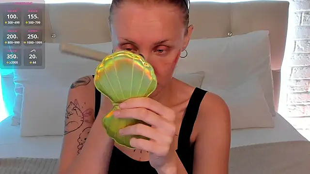 Snapshot of LianaFord chatting on 06-08-26, 05:08 LianaFord online show from 06-08-26, 05:08