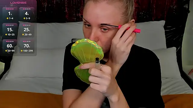 LianaFord online show from 10-26-25, 09:26