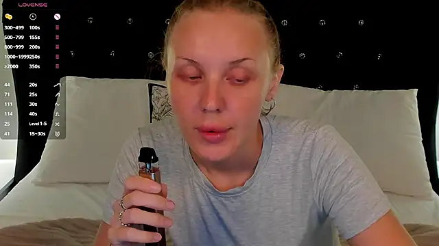 Snapshot of LianaFord chatting on 06-23-26, 05:27 LianaFord online show from 06-23-26, 05:27