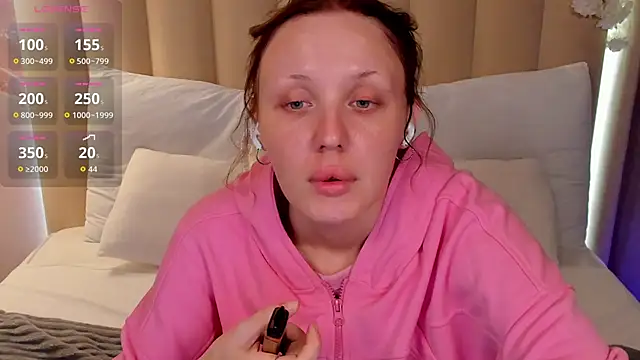 Snapshot of LianaFord chatting on 05-21-26, 04:21 LianaFord online show from 05-21-26, 04:21