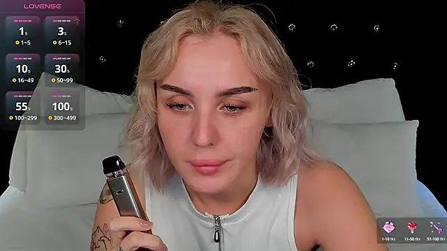 LianaFord online show from 10-11-25, 10:55