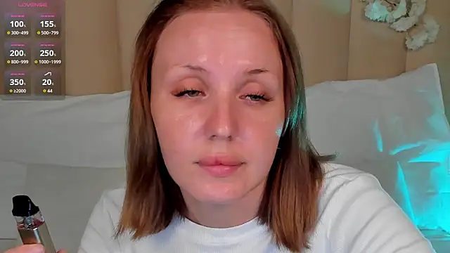 Snapshot of LianaFord chatting on 06-07-26, 04:39 LianaFord online show from 06-07-26, 04:39
