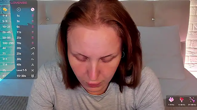 Snapshot of LianaFord chatting on 06-12-26, 04:32 LianaFord online show from 06-12-26, 04:32
