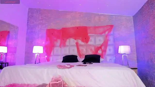 AntonellaRossi online show from 10-15-25, 07:44